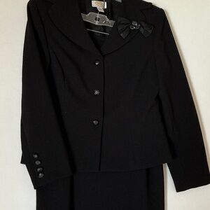 Talbots classic black suit coat and skirt size 6 petite